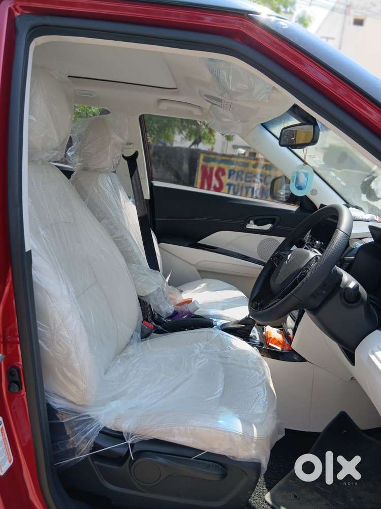 Mahindra Xuv 3xo Ax7l 1.2 Petrol At (pg), 2025, Petrol