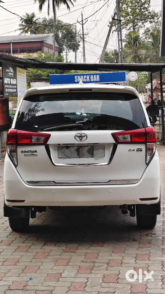 Toyota Innova Crysta 2017 Diesel Well Maintained