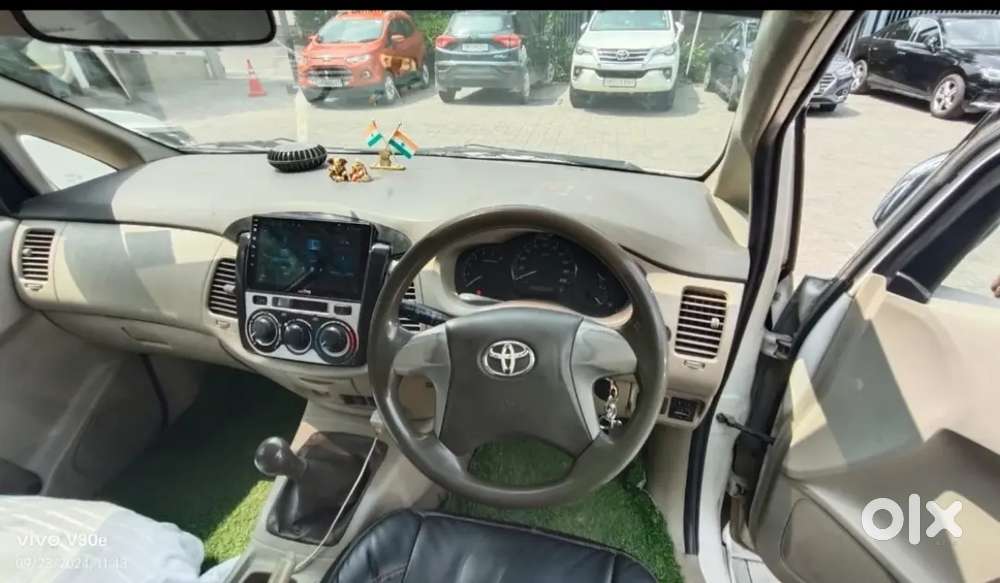 Toyota Innova 2014 Diesel 200000 Km Driven