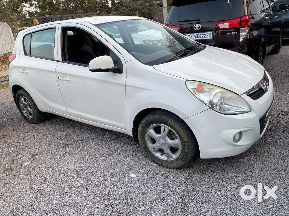 Hyundai I20 Asta 1.4 Crdi With Avn 6 Speed, 2012, Diesel