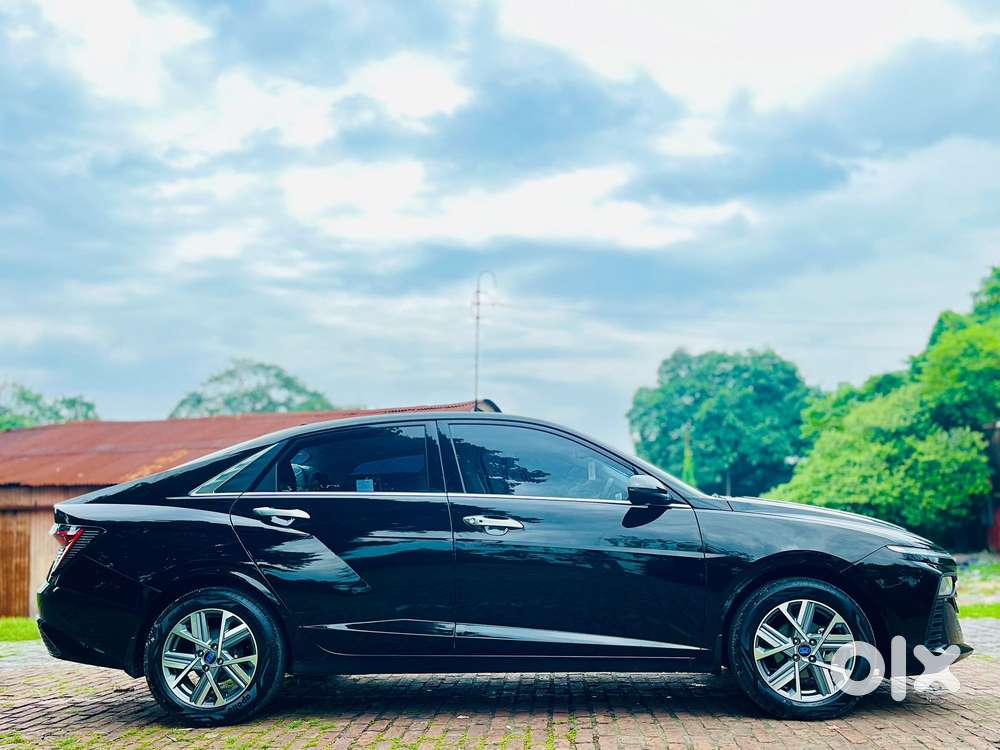Hyundai Verna 1.5 Mpi Mt Sx (o), 2023, Petrol