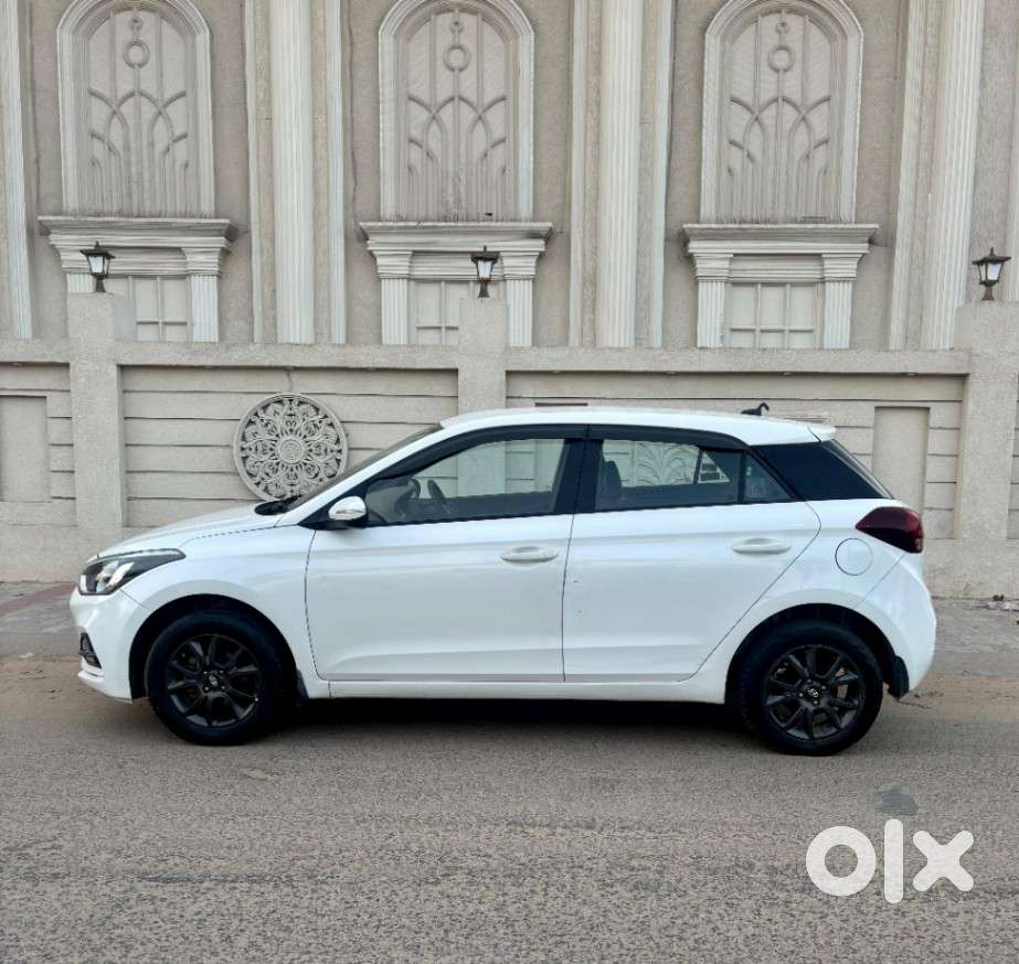 Hyundai I20 Sportz 1.2 Ivt Dual Tone, 2020, Petrol