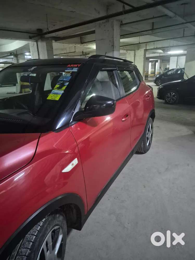 Up Registered Mahindra Xuv300 2020 Petrol 59000 Km Driven