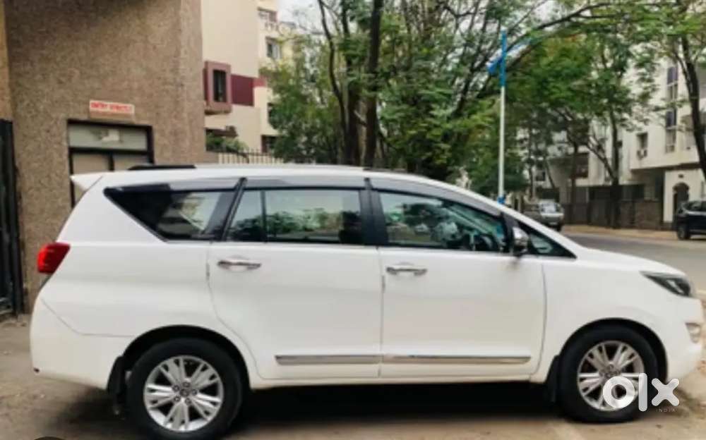 Innova Crysta Direct Owner's