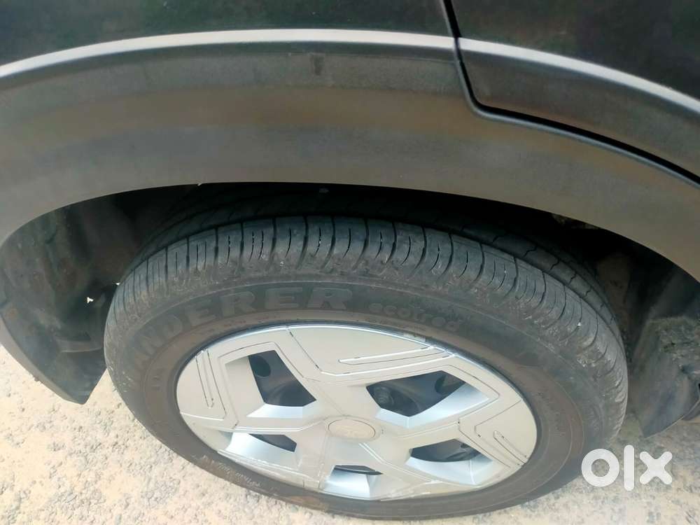 Tata Nexon Pure 1.2 Revotron Petrol 6 Mt, 2025, Petrol
