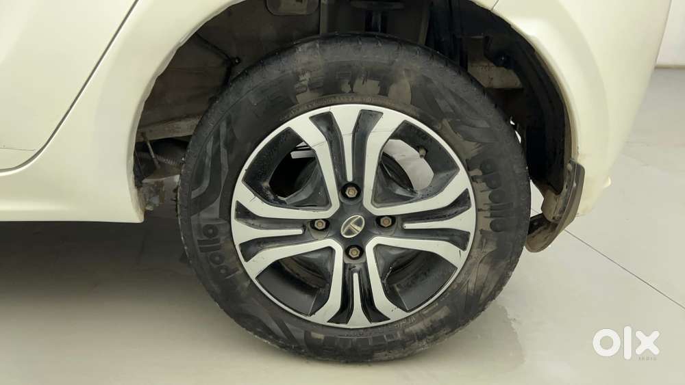 Tata Tiago 1.2 Revotron Xt Option, 2023, Petrol