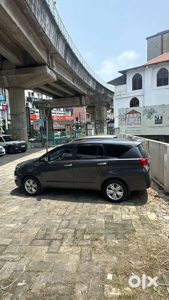 Toyota Innova Crysta Diesel 2016
