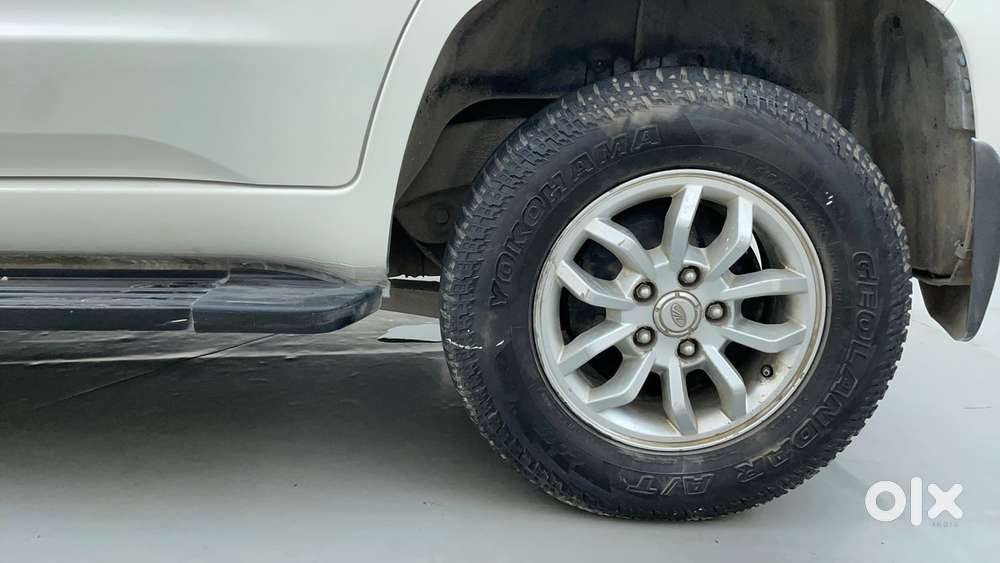 Mahindra Tuv 300 T8, 2015, Diesel