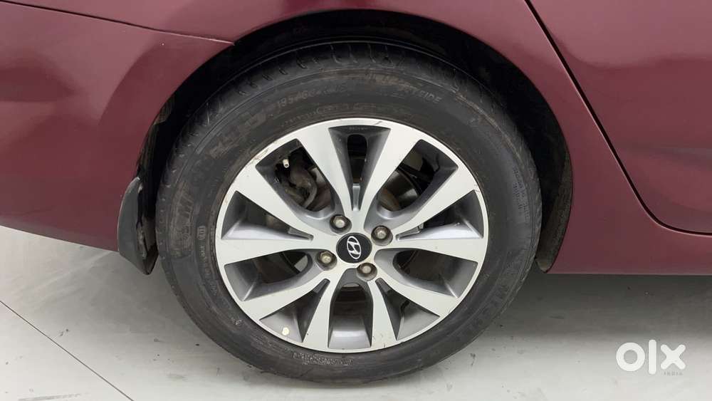 Hyundai Verna Fluidic 1.6 Vtvt Sx Automatic, 2013, Petrol
