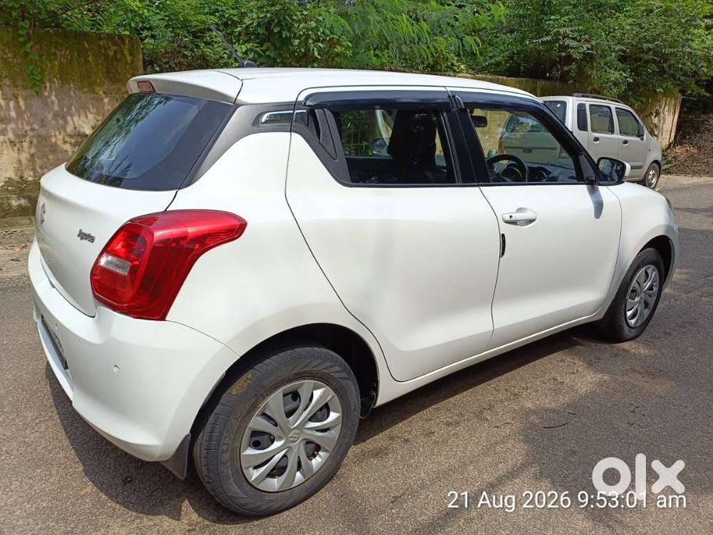 Maruti Suzuki Swift Vxi + Manual, 2024, Petrol