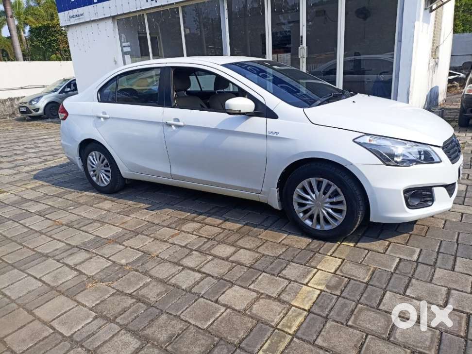 Maruti Suzuki Ciaz 2014-2017 At Vxi Plus, 2016, Petrol