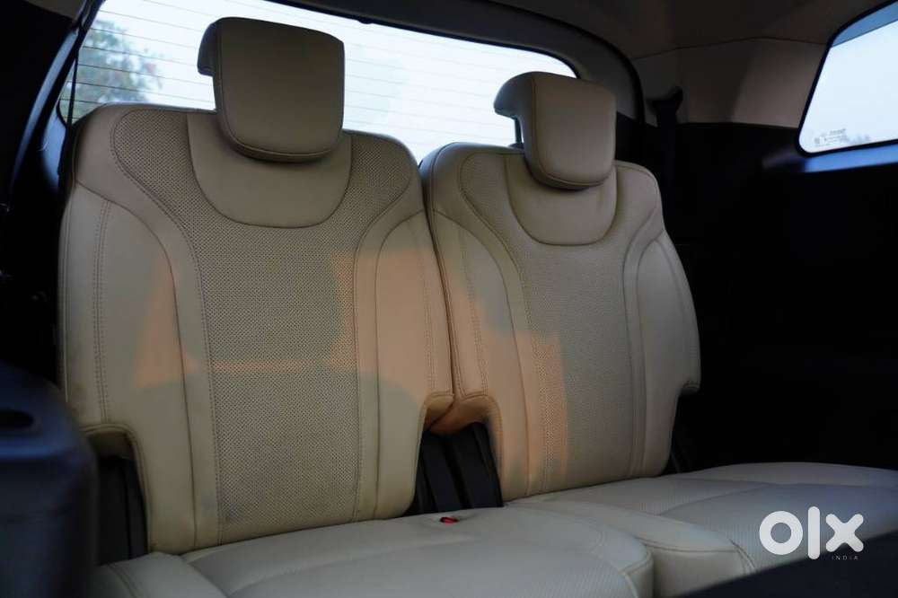 Mahindra Xuv700 2.0 Ax 7 Petrol At Luxury Pack Str, 2024, Petrol