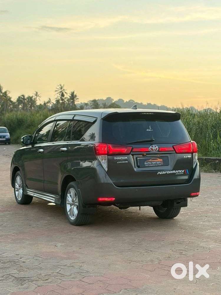 Toyota Innova Crysta 2.4 V, 2017, Diesel