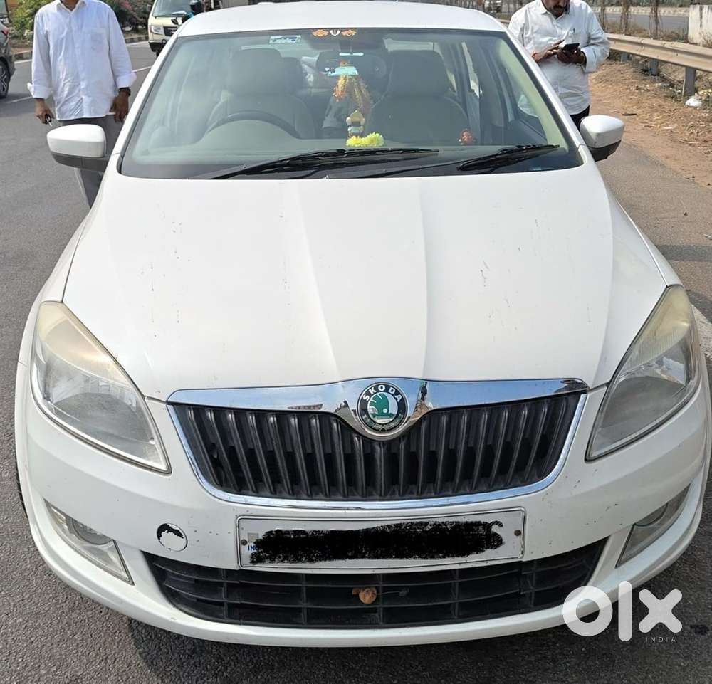 Skoda Rapid Petrol Manual 2013