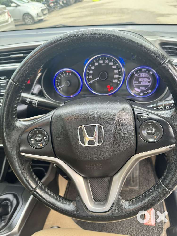 Honda City V Mt Sunroof, 2015, Petrol