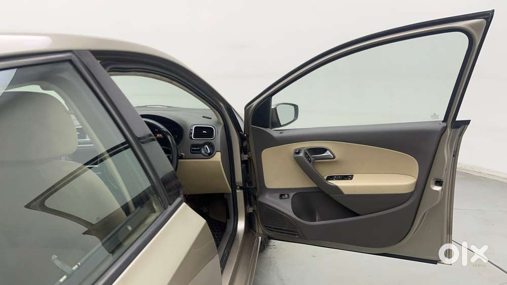 Volkswagen Vento 1.2 Tsi Highline At, 2016, Petrol