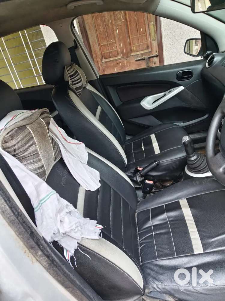 Ford Figo 1.2 Titanium 2012