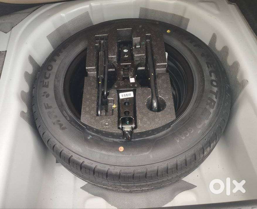 Skoda Slavia 1.0 Ambition Tsi At, 2023, Petrol