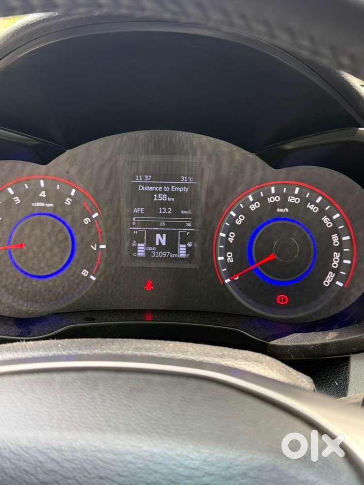 Mahindra Xuv300 2024 Petrol Well Maintained