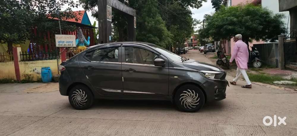Tata Tigor Xe, 2022, Petrol