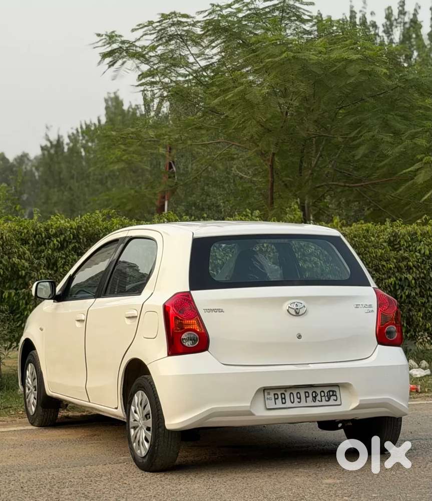 Toyota Etios Liva 1.2 G, 2012, Petrol
