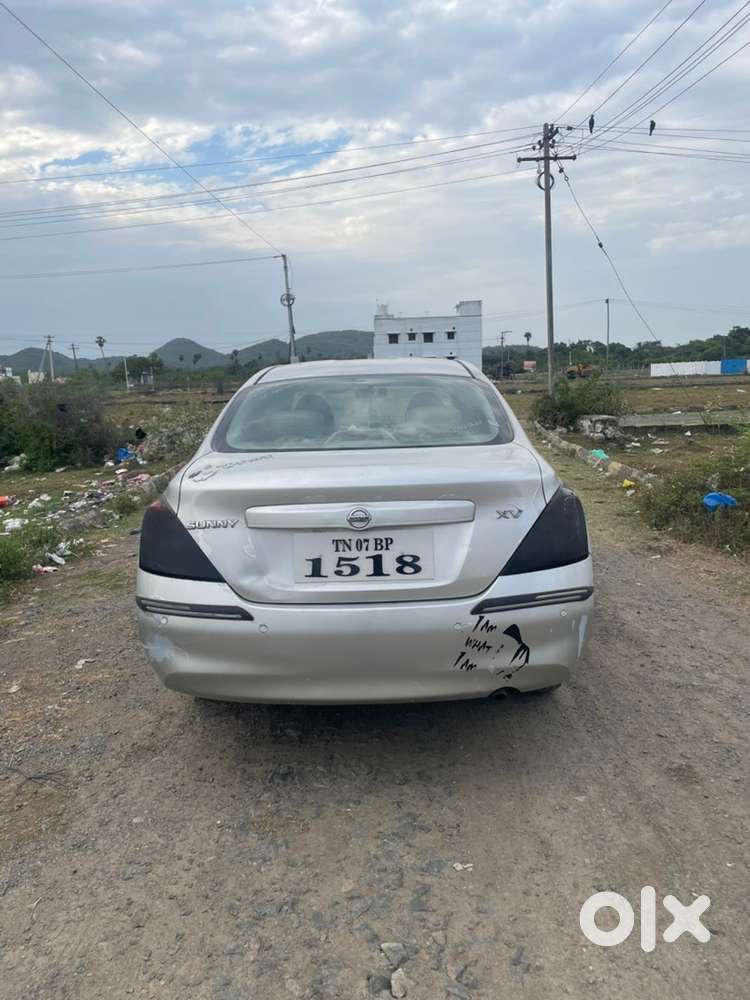 Nissan Sunny 2011 Petrol 125000 Km Driven