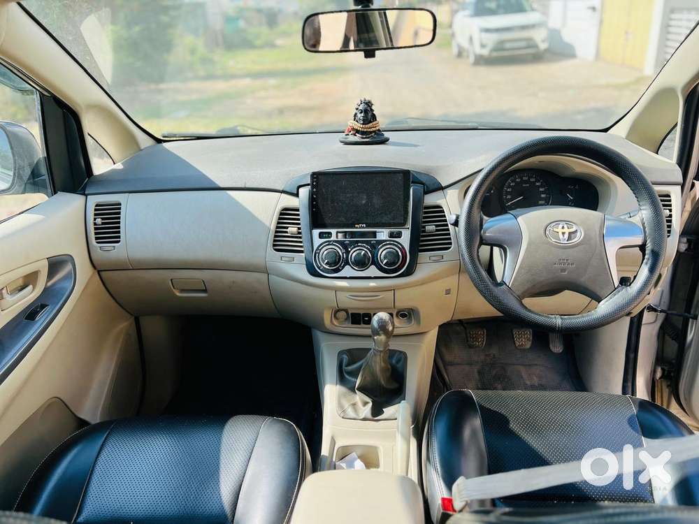 Toyota Innova 2.5 G (diesel) 7 Seater Bs Iv, 2015, Diesel
