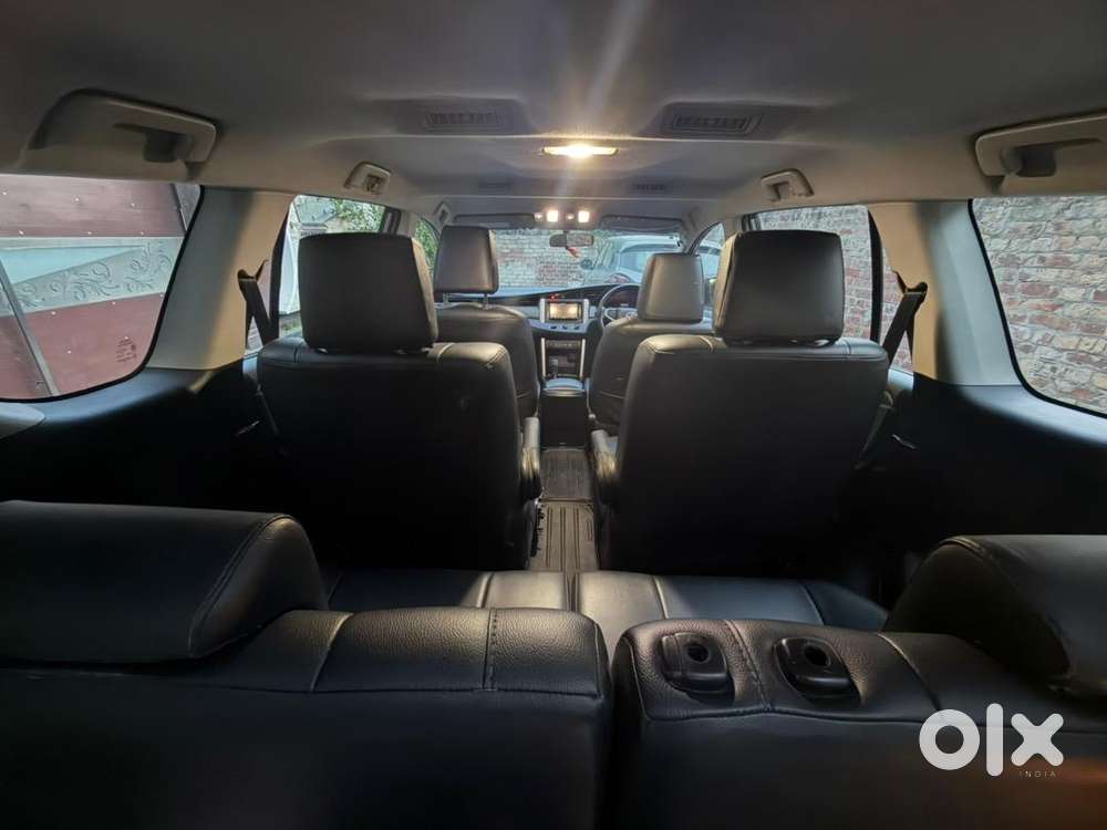 Toyota Innova Crysta 2017 Diesel Well Maintained