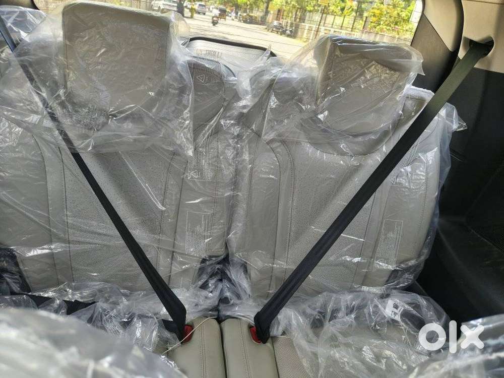 Mahindra Xuv700 2.0 Ax 7 Petrol At Luxury Pack Str, 2026, Petrol