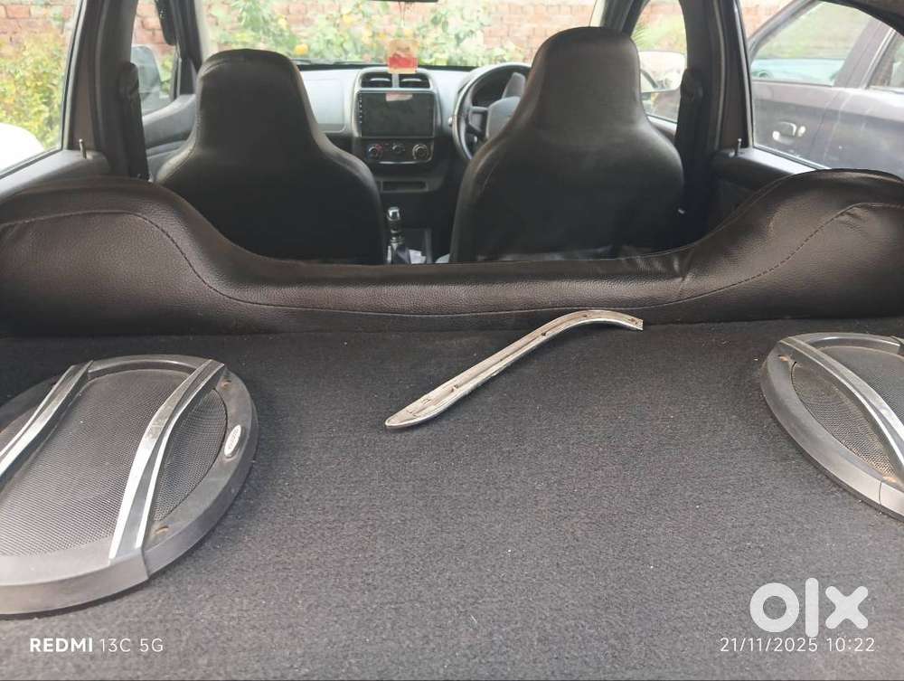 Kwid Family Car 30 Takk Pass