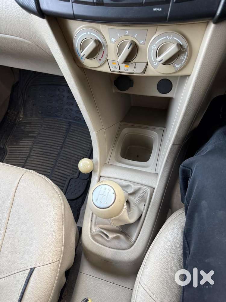 Maruti Suzuki Swift Dzire Vxi Optional, 2012, Petrol