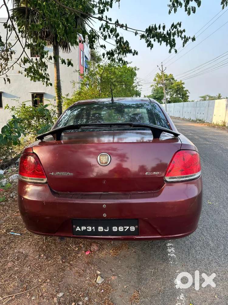 Fiat Linea 2011 Diesel Well Maintained  With Mileage Of 18 Kmpl