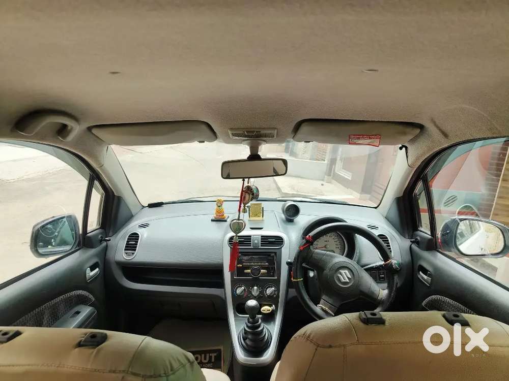Saf H Gadi. 4 Alloy, All Power Window, Badiya Music System Hai.