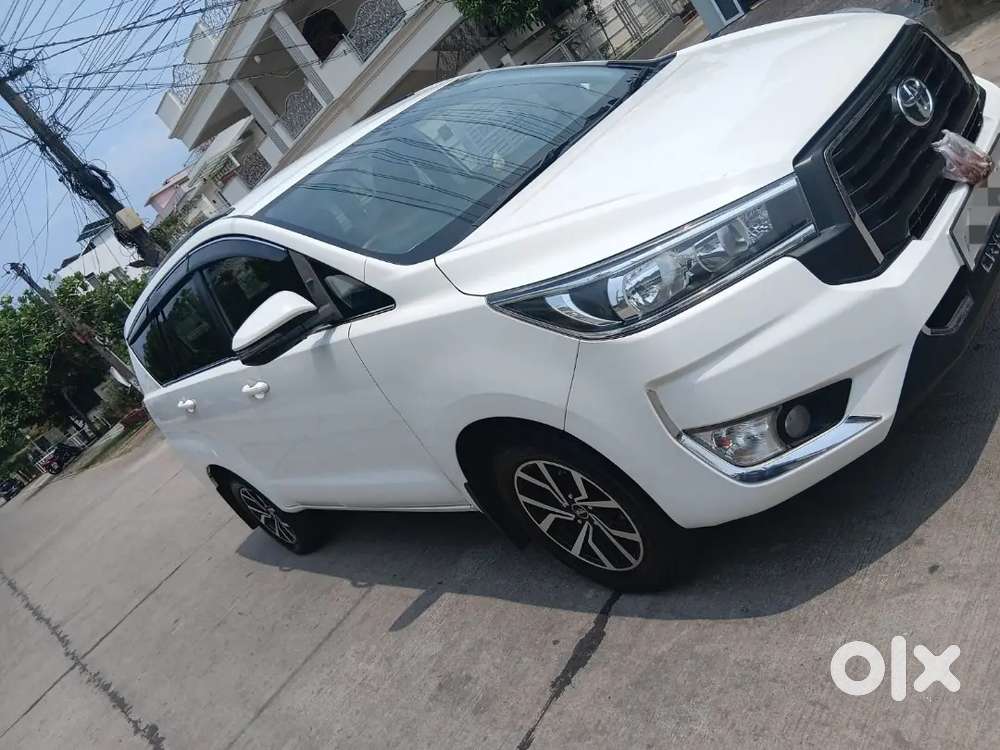 Innova Crysta 2018 V 2.4 8 Str Well Maintained