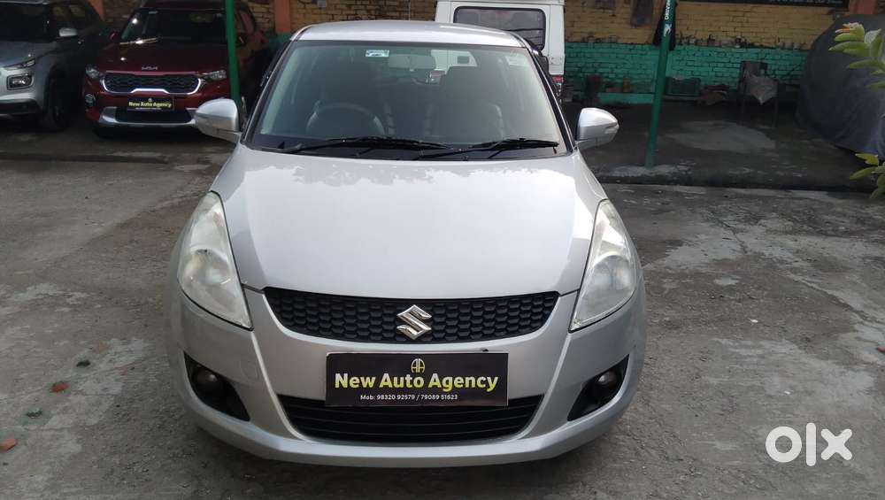 Maruti Suzuki Swift Vxi With Abs, 2012, Petrol