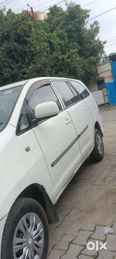 Toyota Innova G4 डीज़ल 2013 7 Str