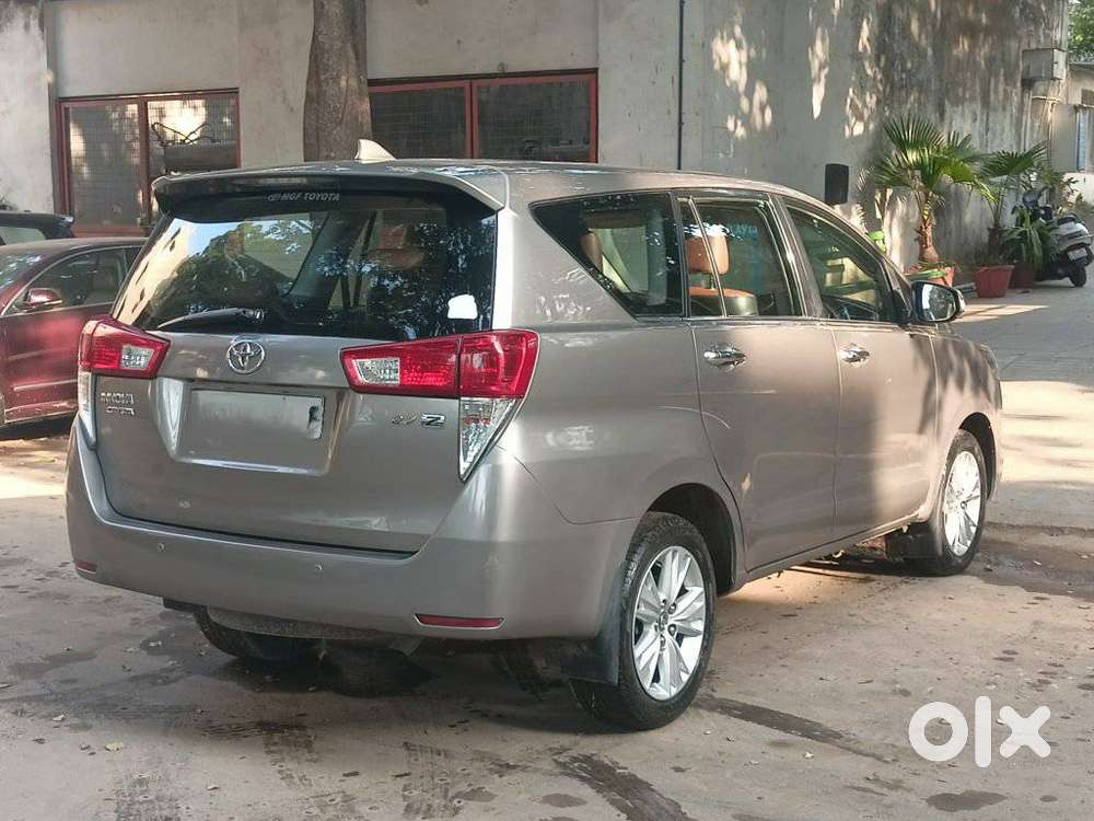 Toyota Innova Crysta 2.7 Zx At, 2016, Petrol