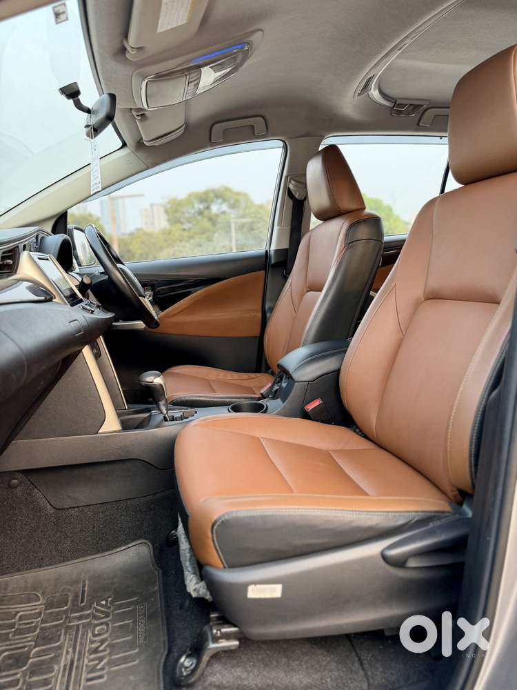 Toyota Innova Crysta 2.8 Zx At 7 Seater, 2016, Diesel