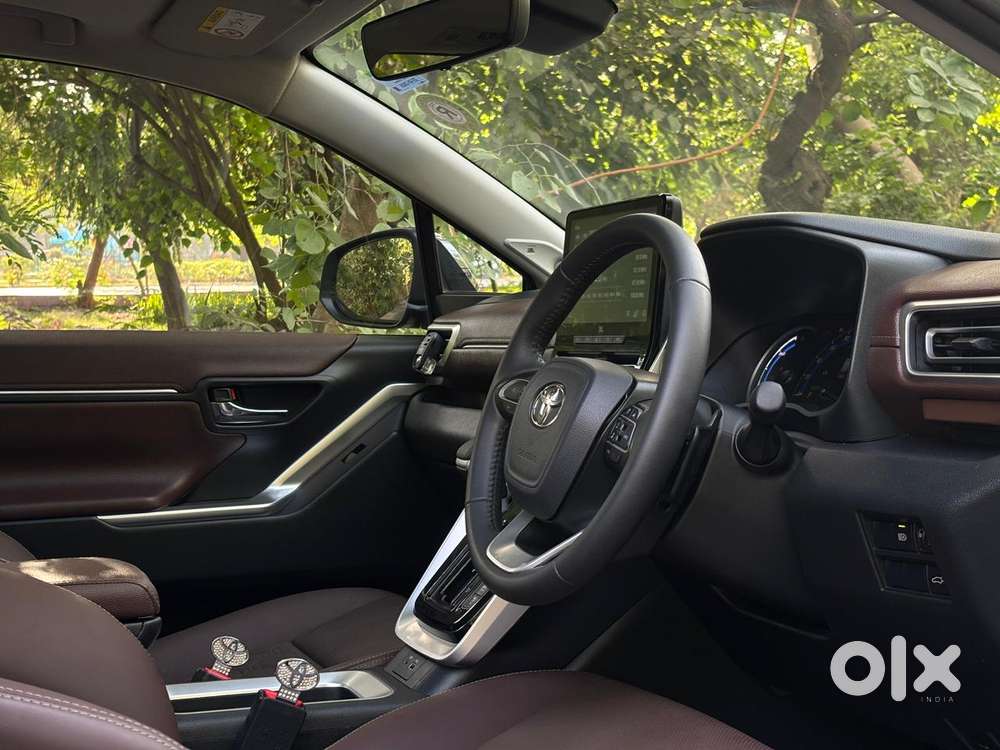 Toyota Innova Hycross 2.0 Zx (o) Hybrid 7 Str, 2026, Petrol