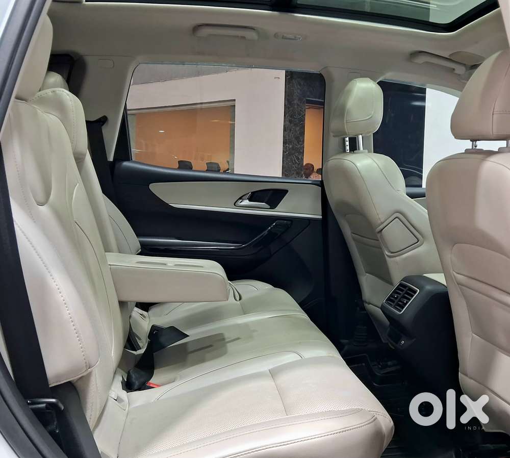 Mahindra Xuv700 Ax7l 6 Str At, 2023, Diesel