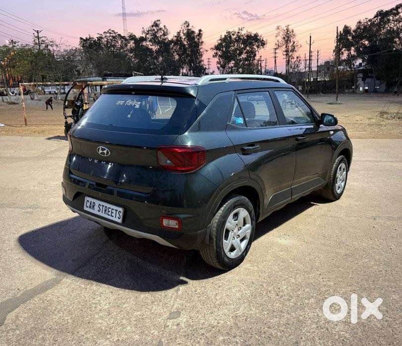Hyundai Venue S 1.2 Petrol, 2021, Petrol
