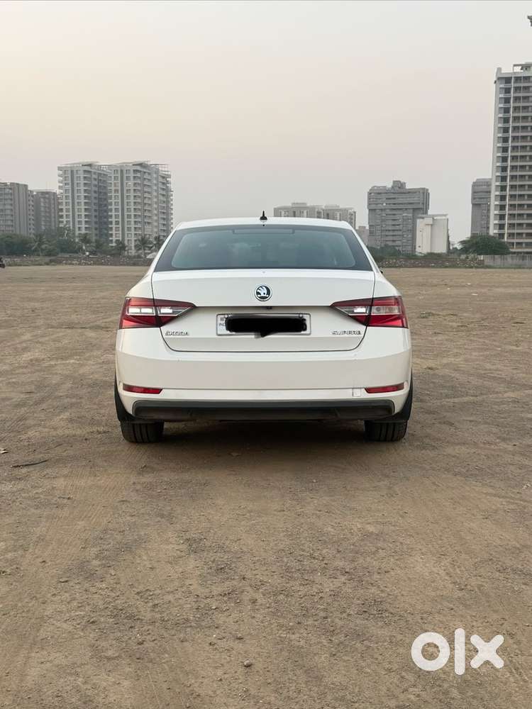 Skoda Superb Petrol 2018
