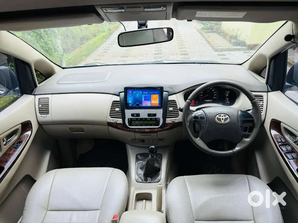Toyota Innova 2013 V  Diesel 270000 Km Driven Original Kerala