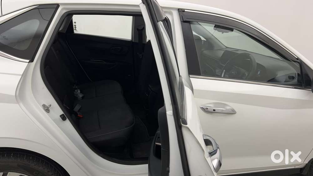 Hyundai I20 Asta (o) 1.2 Ivt, 2023, Petrol