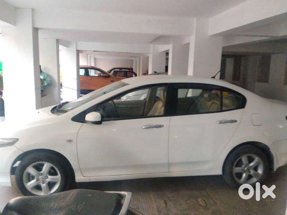 Honda City 2011-2013 V At Exclusive, 2011, Petrol