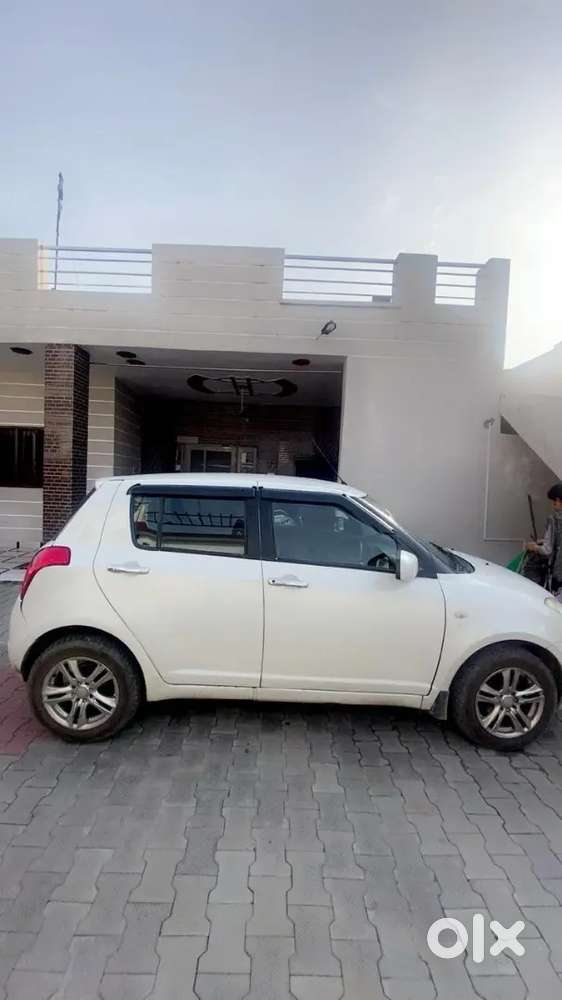 Maruti Suzuki New-gen Swift 2012 Diesel 100000 Km Driven