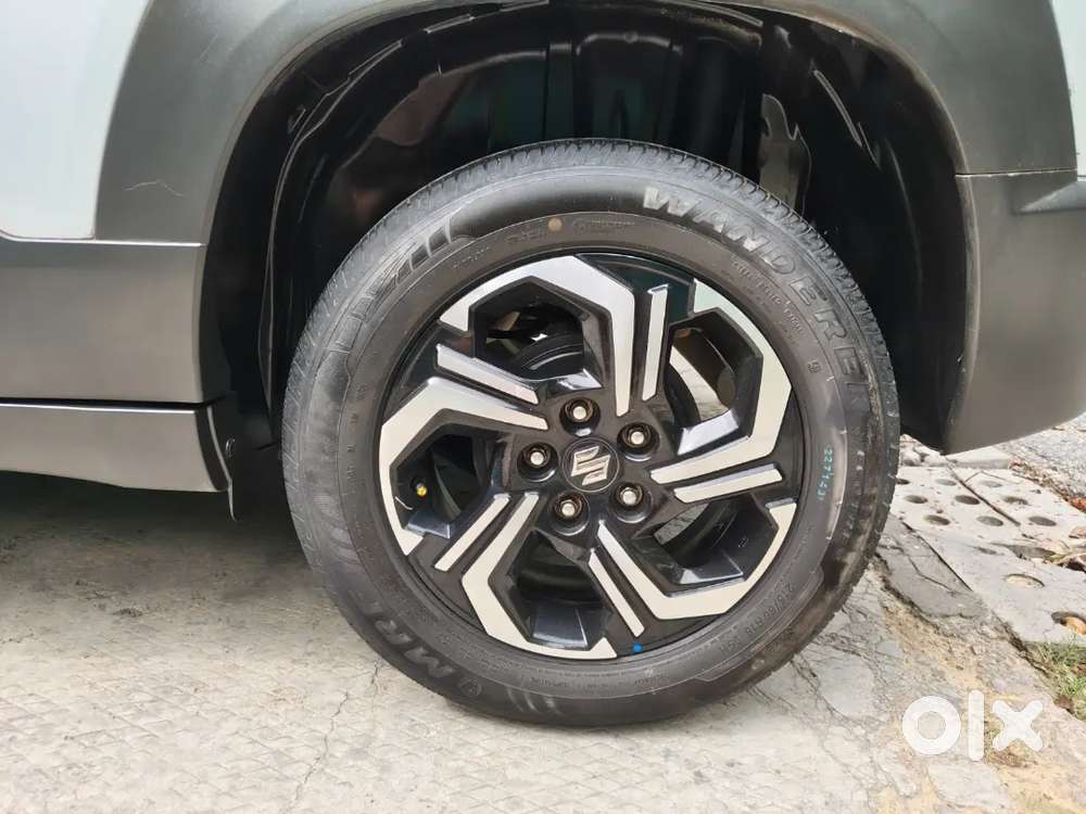 Maruti Brezza Zxi+ At Dual Tone