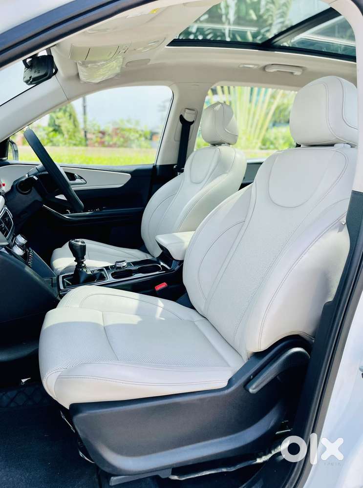 Mahindra Xuv700 2.2 Ax 7 Diesel Mt Luxury Pack Str, 2023, Diesel