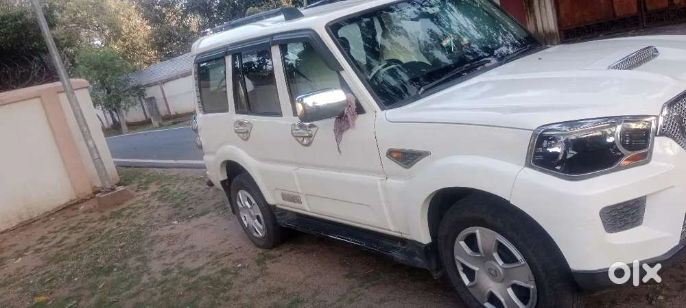Mahindra Scorpio Classic 6+2016 Diesel 85000 Km Driven