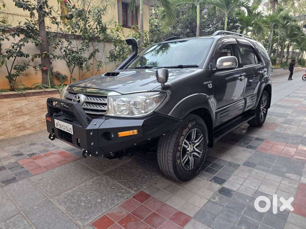 Toyota Fortuner 3.0 4x4 Manual, 2011, Diesel